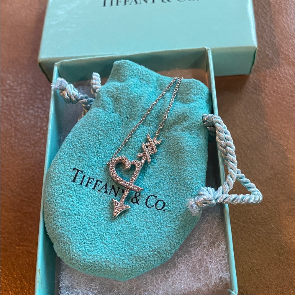 Rare Tiffany Co 18k Paloma Picasso Diamonds Graffiti Heart and Arrow Necklace